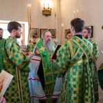 В канун обретения мощей Иоанна Оленевского митрополит Серафим совершил малую вечерню с акафистом святому